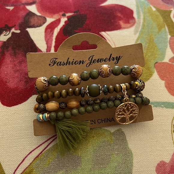 NEW Bohemian Layered Beaded Stretch Bracelet - Picture 2 of 4